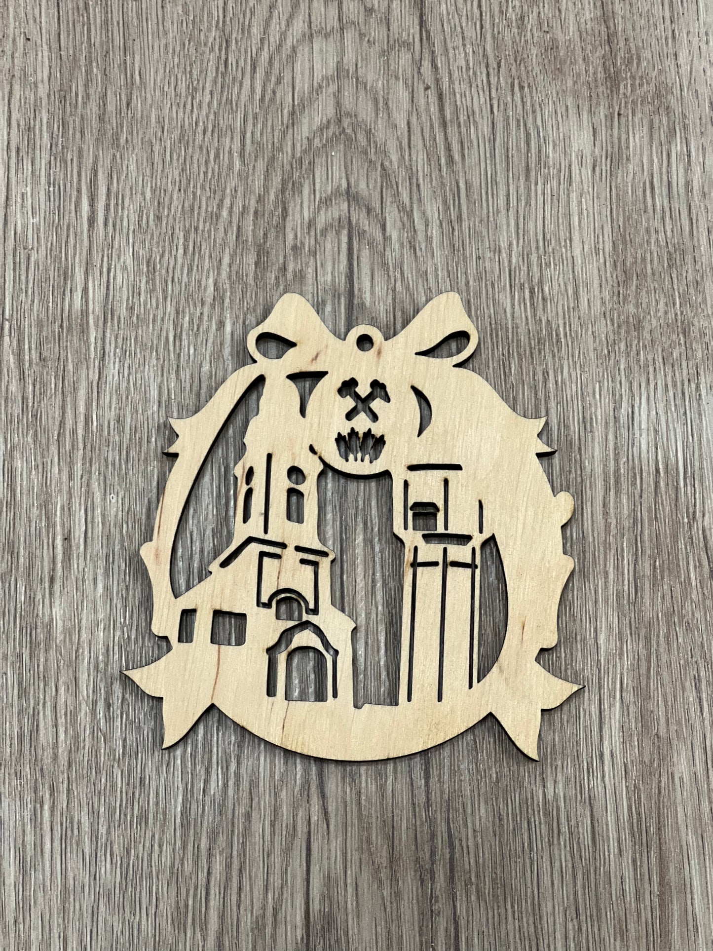 Weihnachtsanhänger / Weihnachtskugel Wintersdorf - wood stud - Holzohrringe - Holzdeko und mehr