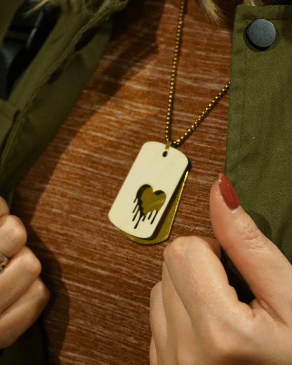 Dogtag - Kette Edelstahl & Holz – Gold - wood stud - Holzohrringe - Holzschmuck und mehr