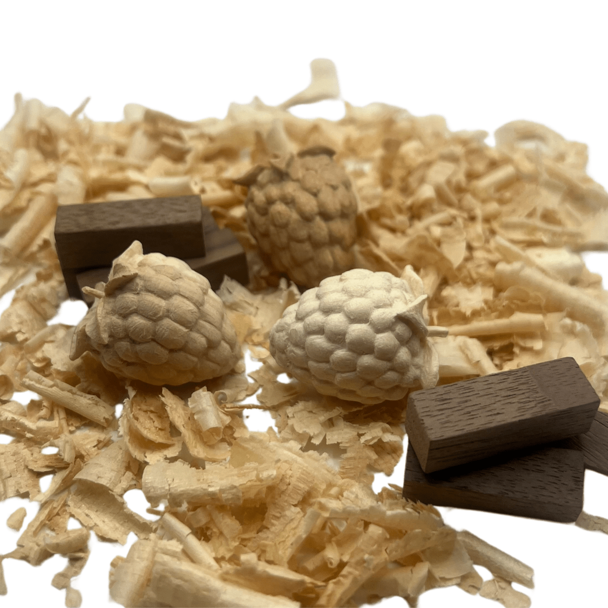 Himbeere - Holzhimbeere aus Zirbenholz - wood stud - Holzohrringe - Holzschmuck und mehr