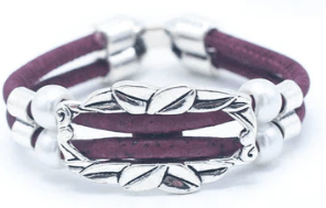 Kork Armband Frühlingskranz: violette Ausführung.