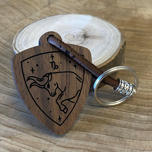 Handgefertigter Holz-Schlüsselanhänger - Steinbock - Sternzeichen - wood stud - Holzohrringe - Holzdeko und mehr