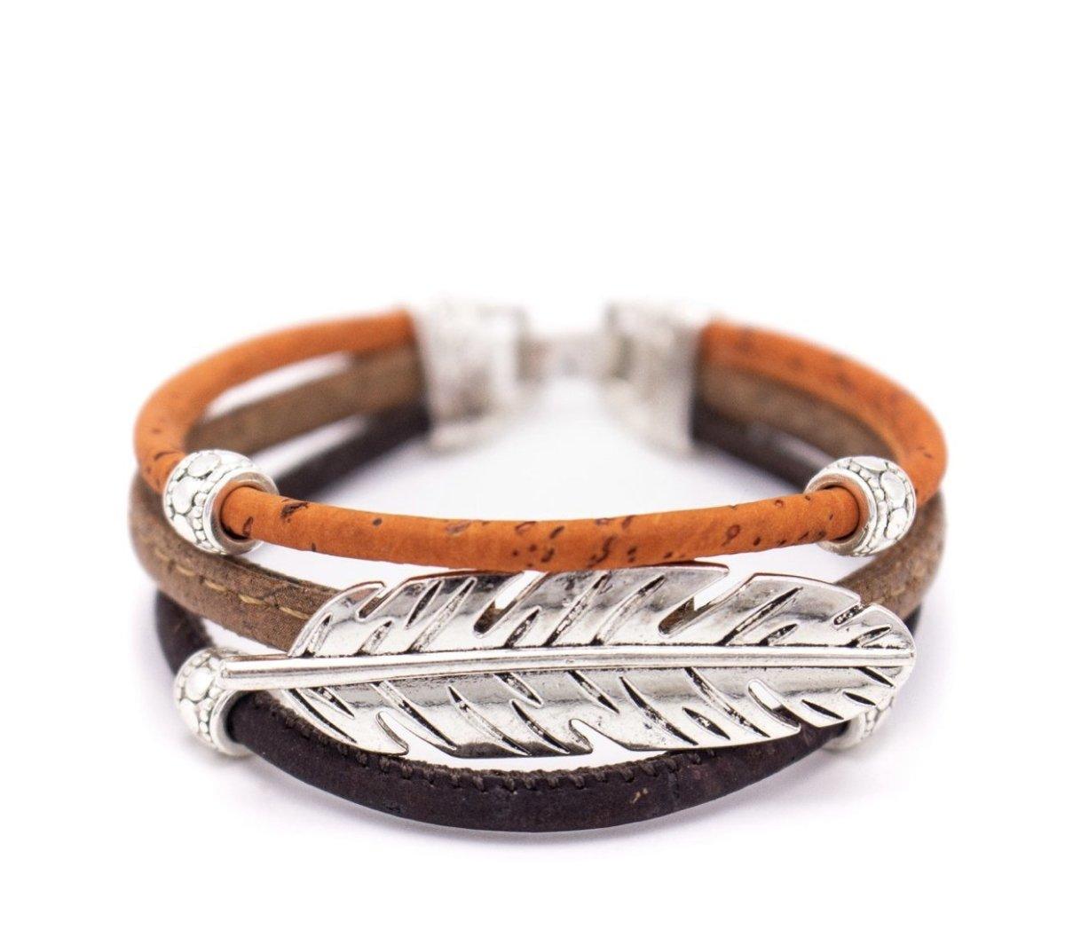 Kork Armband Feder – Ansicht in orangefarbener Ausführung