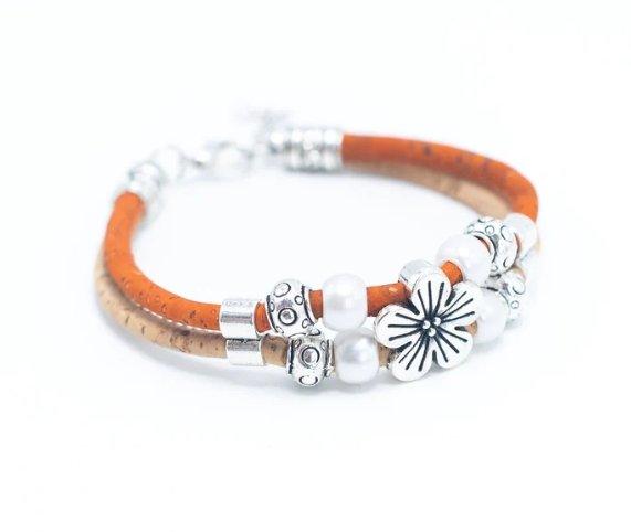 Kork Armband Kirschblüte: orangefarbene Ausführung von der Seite.