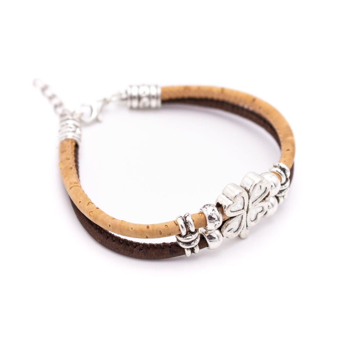 Kork Armband Kleeblatt: braune Ausführung von der Seite.