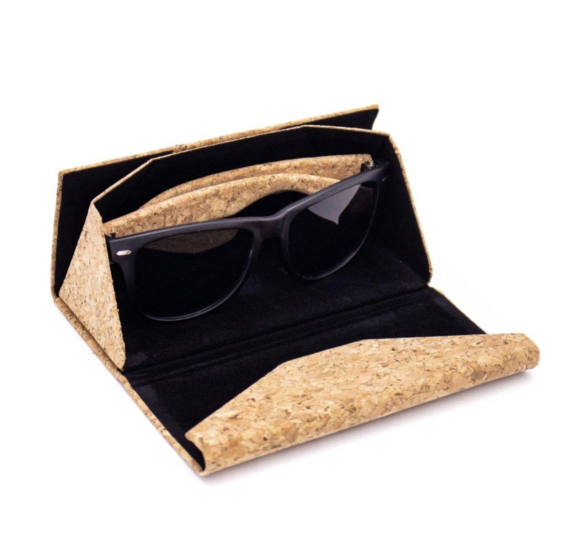 Kork Brillenetui - faltbar - wood stud - Holzohrringe - Holzdeko und mehr