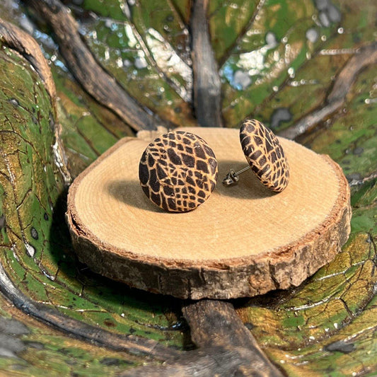 Korkohrstecker Schlangenhaut-Muster - wood stud - Holzohrringe - Holzdeko und mehr