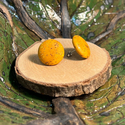 Korkohrstecker Senfgelb - wood stud - Holzohrringe - Holzdeko und mehr