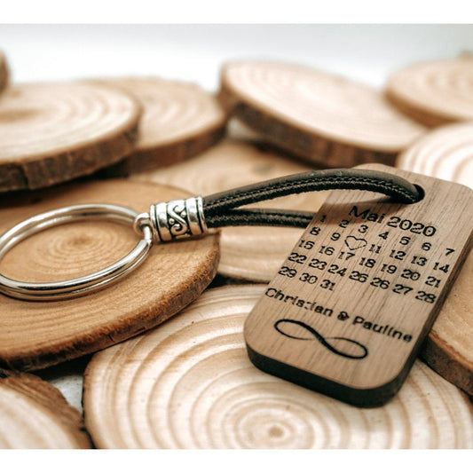 Schlüsselanhänger Kalender - Jahrestag - Valentinstag - wood stud - Holzohrringe - Holzdeko und mehr