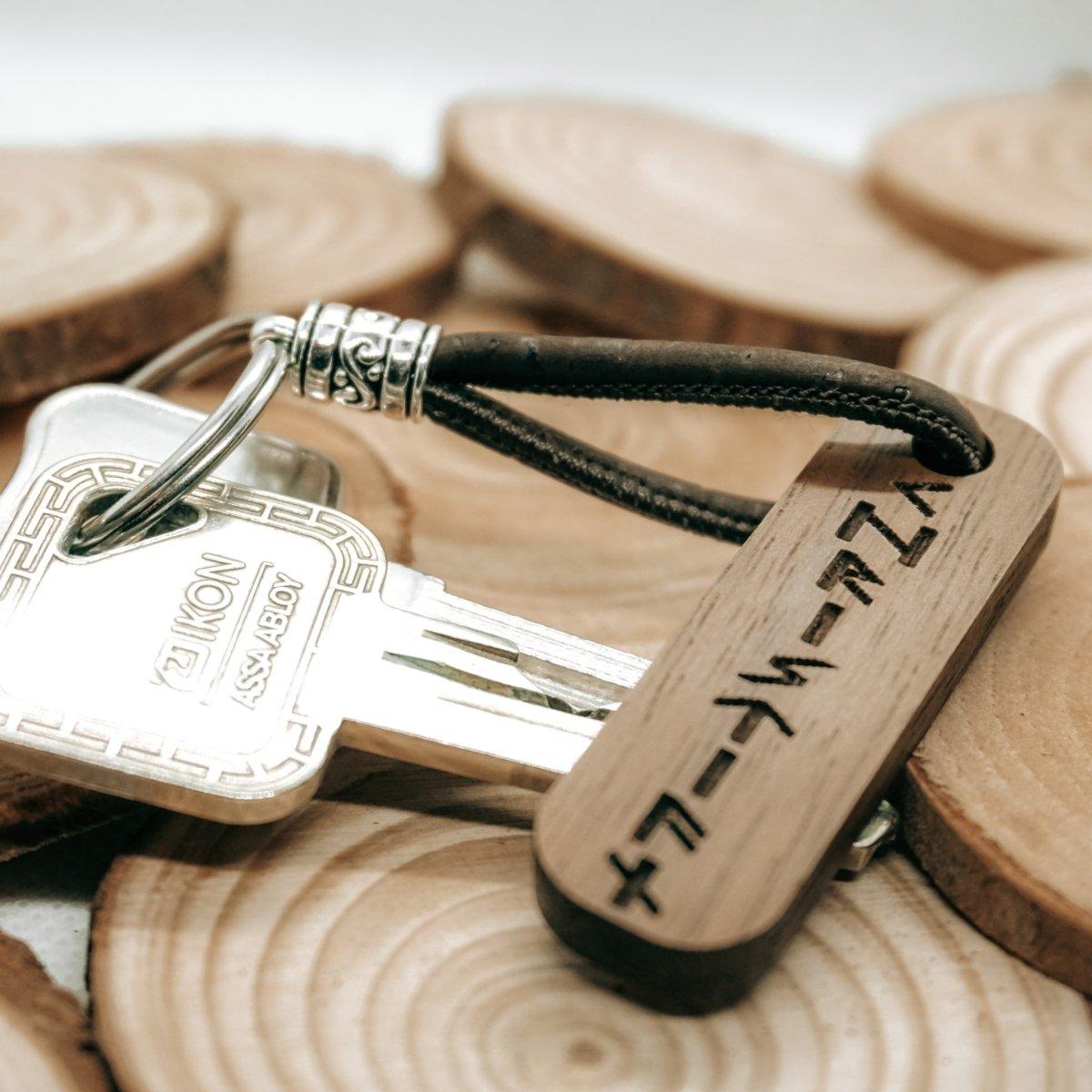 Schlüsselanhänger Runen - wood stud - Holzohrringe - Holzdeko und mehr