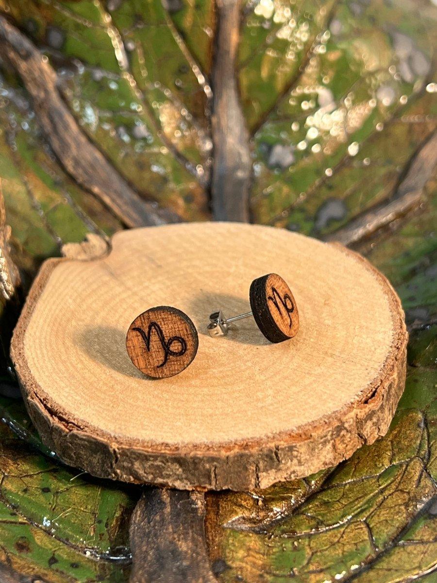 Sternzeichen - Holzohrstecker - Nussholz - wood stud - Holzohrringe - Holzdeko und mehr