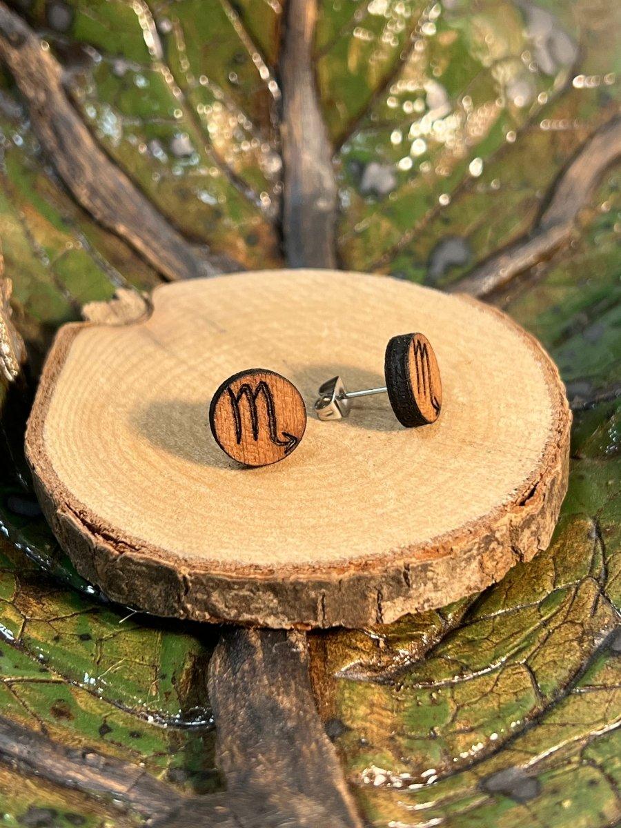 Sternzeichen - Holzohrstecker - Nussholz - wood stud - Holzohrringe - Holzdeko und mehr