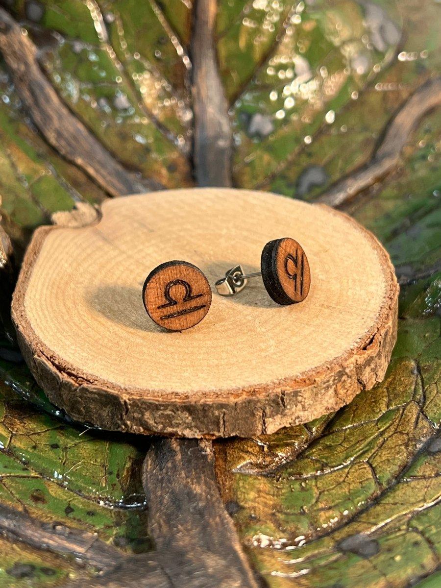 Sternzeichen - Holzohrstecker - Nussholz - wood stud - Holzohrringe - Holzdeko und mehr