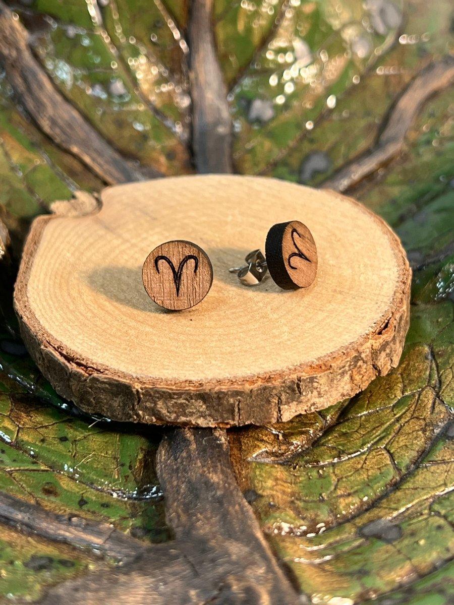 Sternzeichen - Holzohrstecker - Nussholz - wood stud - Holzohrringe - Holzdeko und mehr