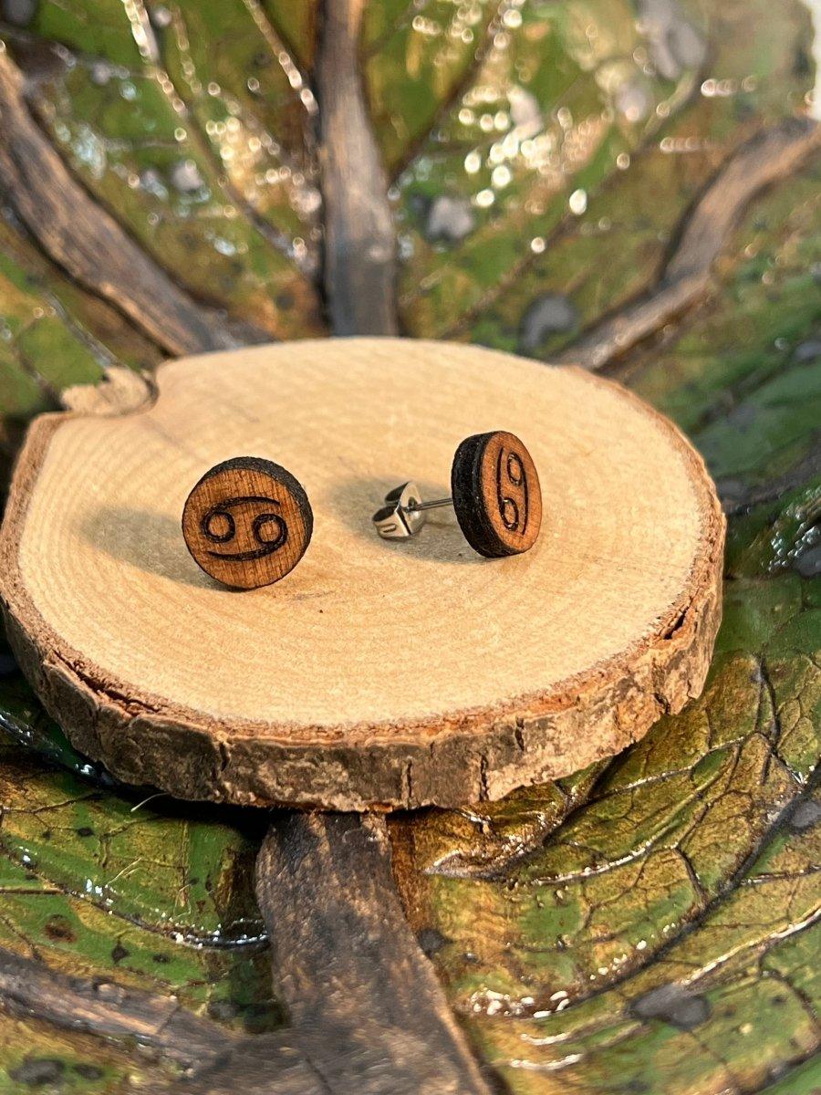 Sternzeichen - Holzohrstecker - Nussholz - wood stud - Holzohrringe - Holzdeko und mehr