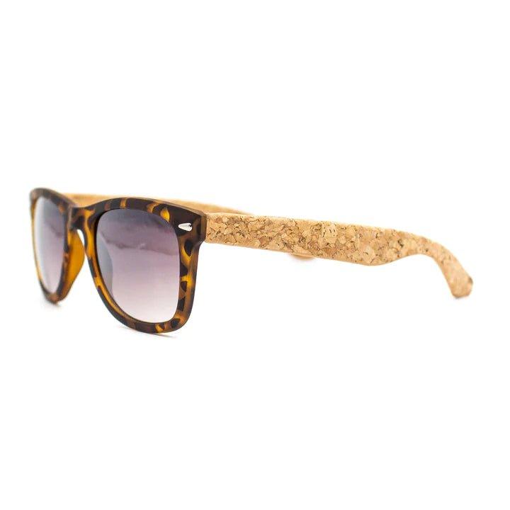 UV Schutz Kork Sonnenbrille Braun/Leo - wood stud - Holzohrringe - Holzdeko und mehr