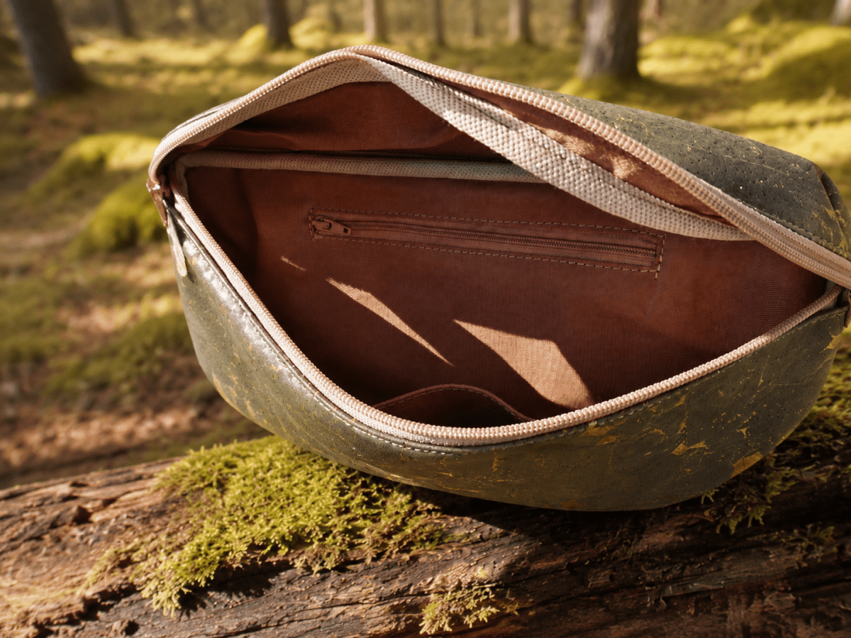 Gürteltasche aus Kork – Olive-Gold - wood stud - Holzohrringe - Holzschmuck und mehr