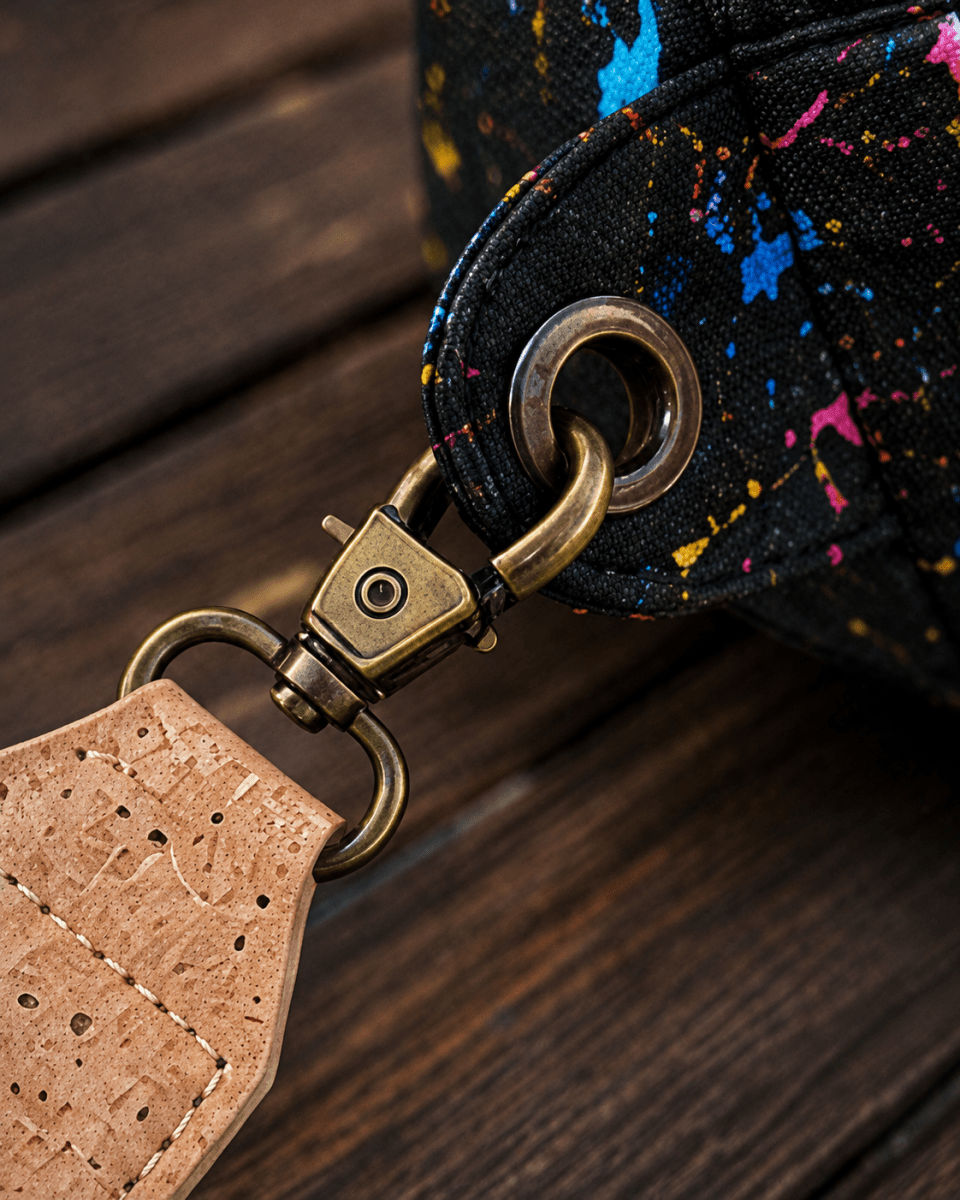 Gürteltasche aus Kork – Schwarz - Bunt - wood stud - Holzohrringe - Holzschmuck und mehr