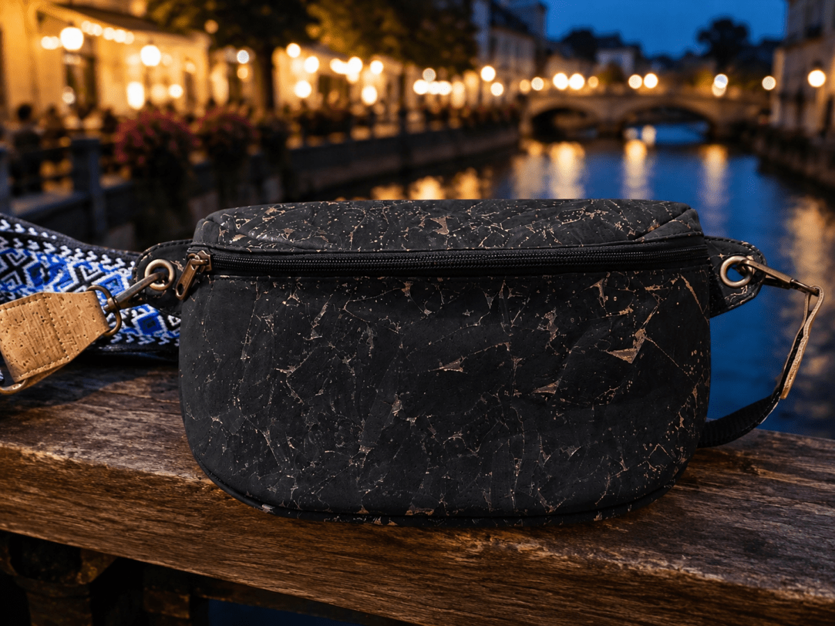 Gürteltasche aus Kork – Schwarz-Gold - wood stud - Holzohrringe - Holzschmuck und mehr