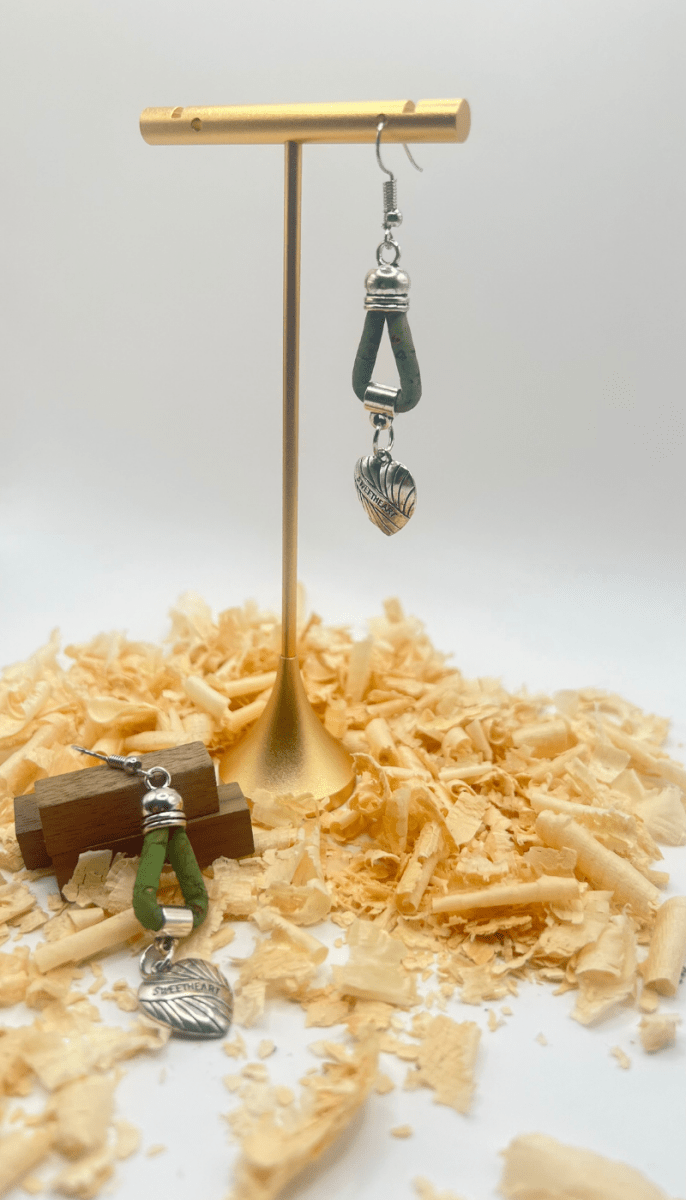 Kork Hängeohrringe amora - wood stud - Holzohrringe - Holzschmuck und mehr