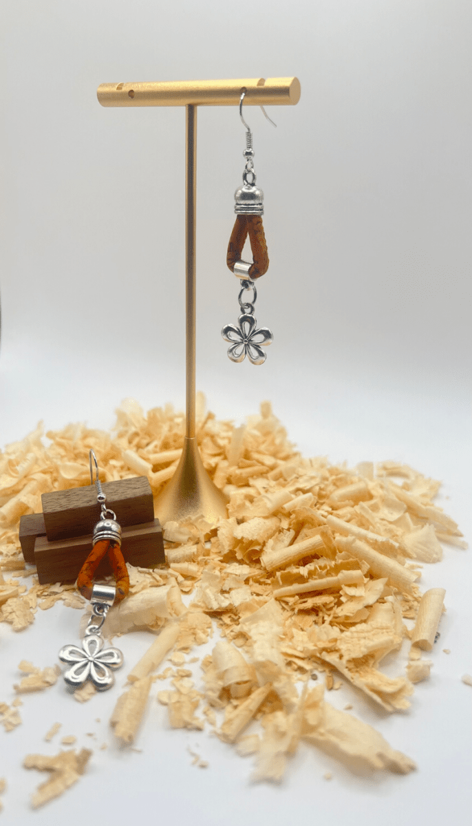 Kork Hängeohrringe forma - wood stud - Holzohrringe - Holzschmuck und mehr