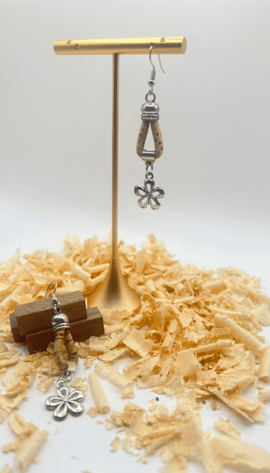 Kork Hängeohrringe forma - wood stud - Holzohrringe - Holzschmuck und mehr