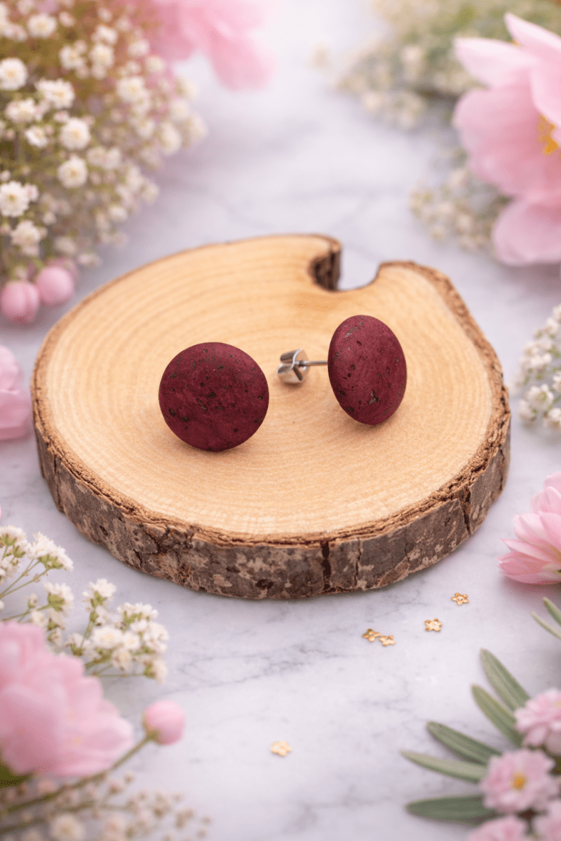 Korkohrstecker beeriges Rot - wood stud - Holzohrringe - Holzschmuck und mehr