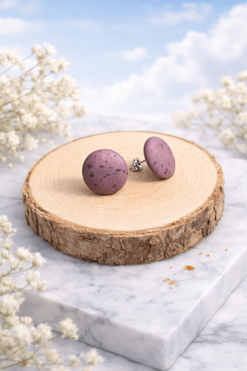 Korkohrstecker Lila - wood stud - Holzohrringe - Holzschmuck und mehr