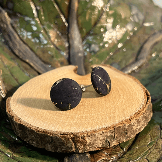 Korkohrstecker Nacht - Anthrazit mit goldenen Akzenten - wood stud - Holzohrringe - Holzschmuck und mehr