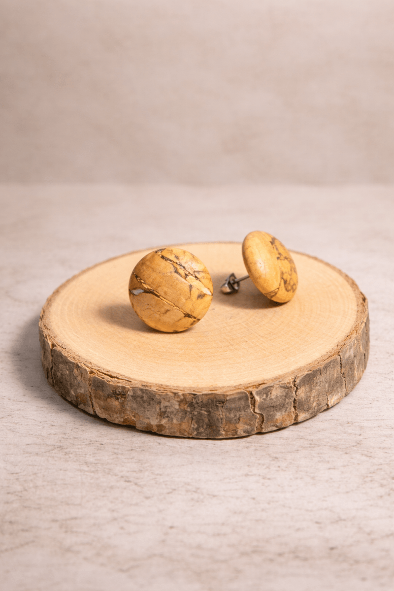Korkohrstecker Natur mit Silberflecken - wood stud - Holzohrringe - Holzschmuck und mehr