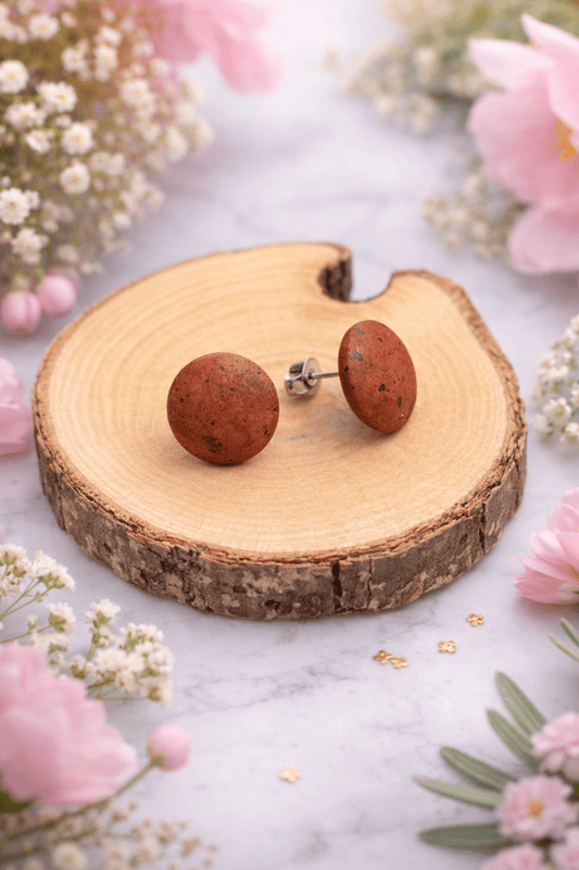 Korkohrstecker Scharlach - Rot - wood stud - Holzohrringe - Holzschmuck und mehr