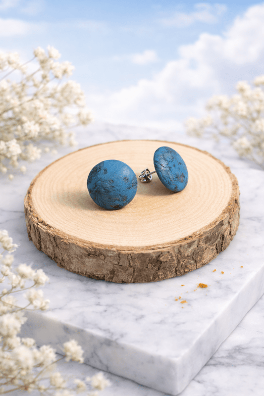 Korkohrstecker Seeblau - wood stud - Holzohrringe - Holzschmuck und mehr