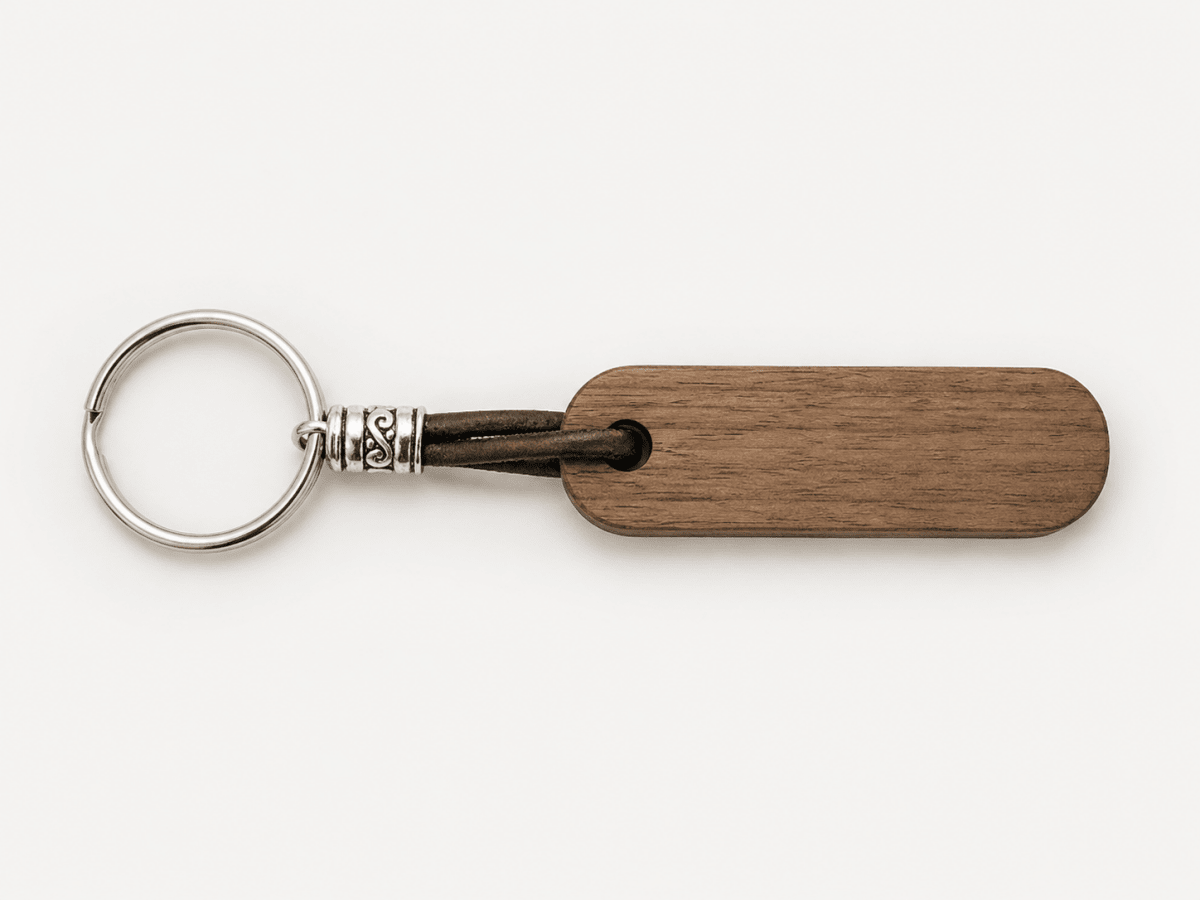 Schlüsselanhänger Runen - wood stud - Holzohrringe - Holzschmuck und mehr