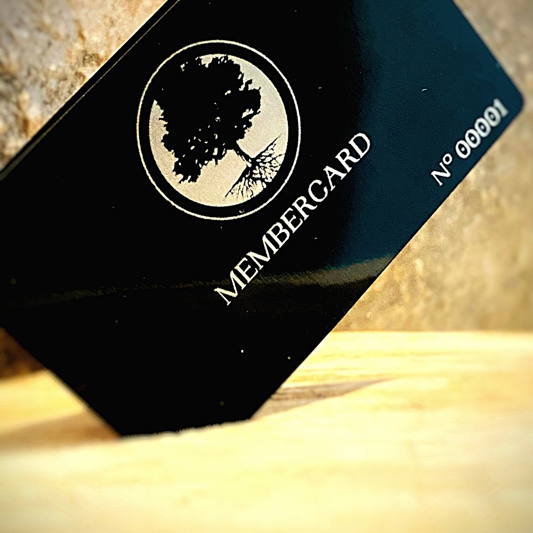 Membercard / VIP / Mitgliedskarte handgemacht- wood stud nachhaltig und kreativ